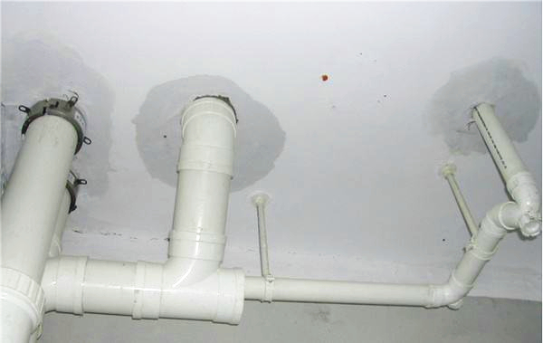 卫生间漏水必须砸瓷砖?我用这三种方法,多数漏水问题都能解决