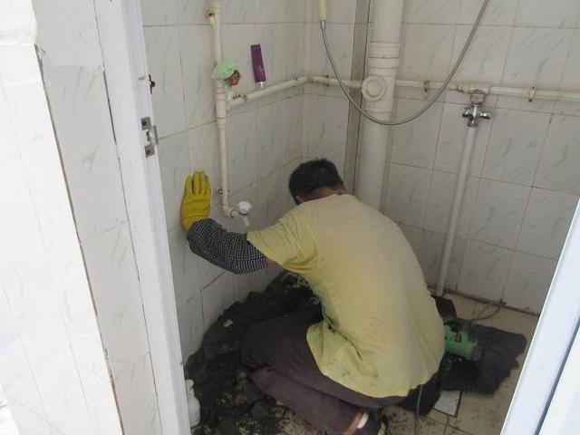 卫生间穿墙管怎么补漏?老师傅总结一定要这样一步一步来才靠谱
