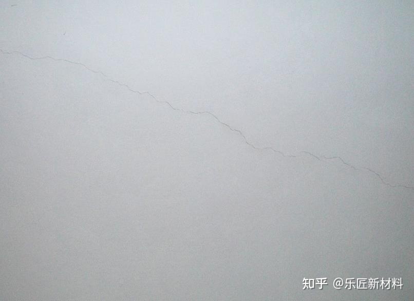 武汉屋顶裂缝渗水怎么办，漏水原因分析