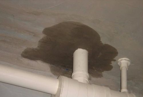 家里厕所卫生间会漏水，厕所漏水维修方法